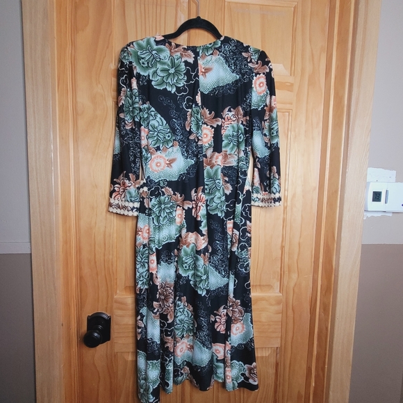 Vintage Floral Print Midi Dress - Picture 8 of 9